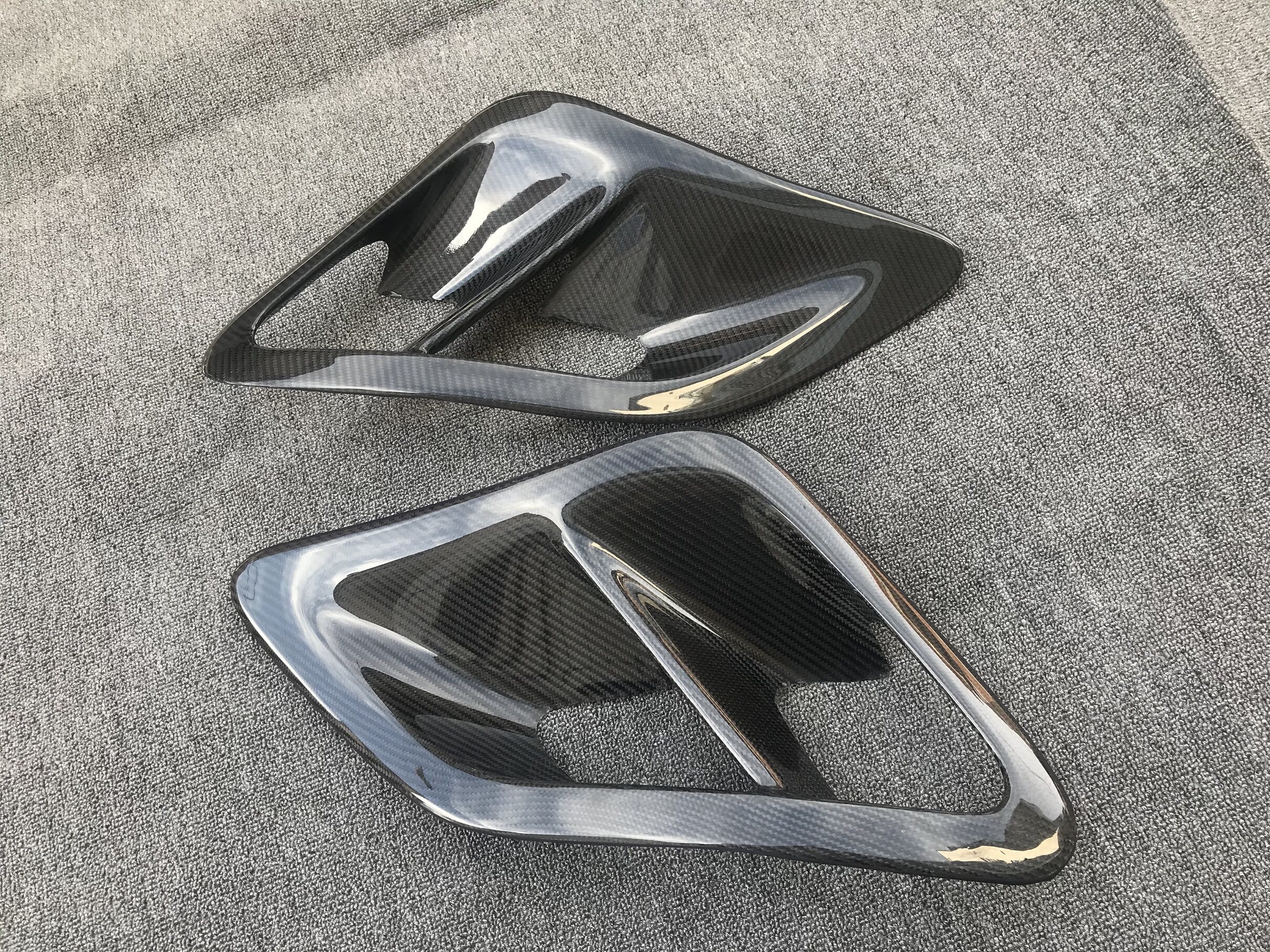 Porsche Turbo Cabriolet 997 911 modified fender carbon fiber side air outlet surrounded by air outlet