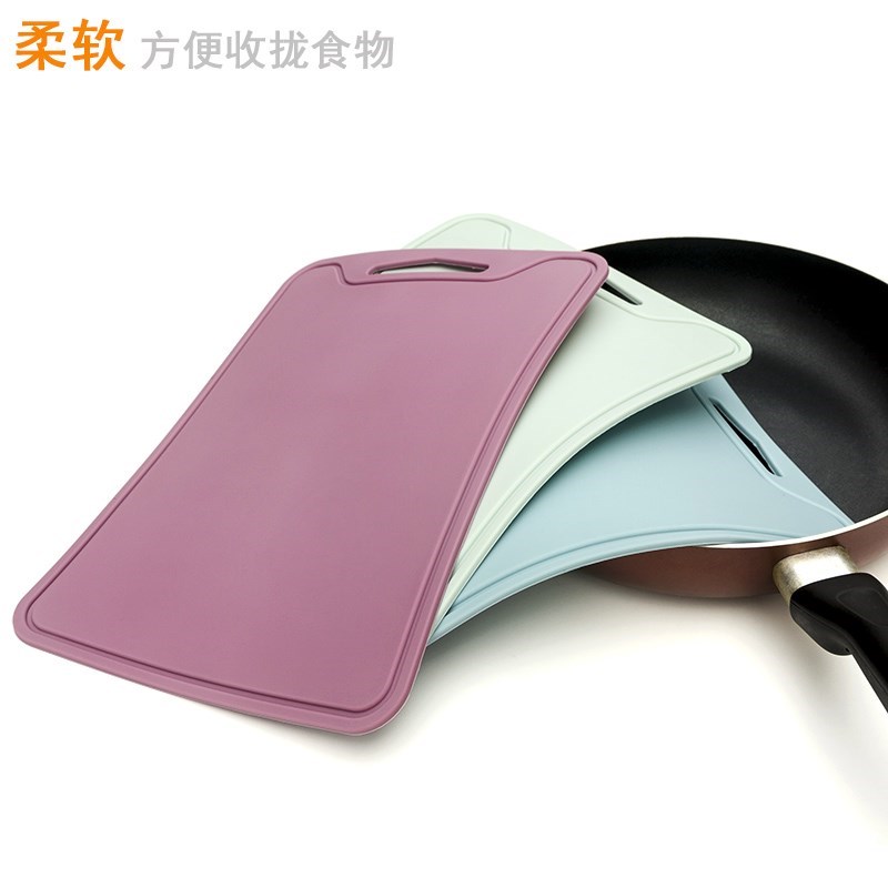 Silicone soft cutting board household fruit cutting board kitchen cutting board easy to clean chopping board small sticky board