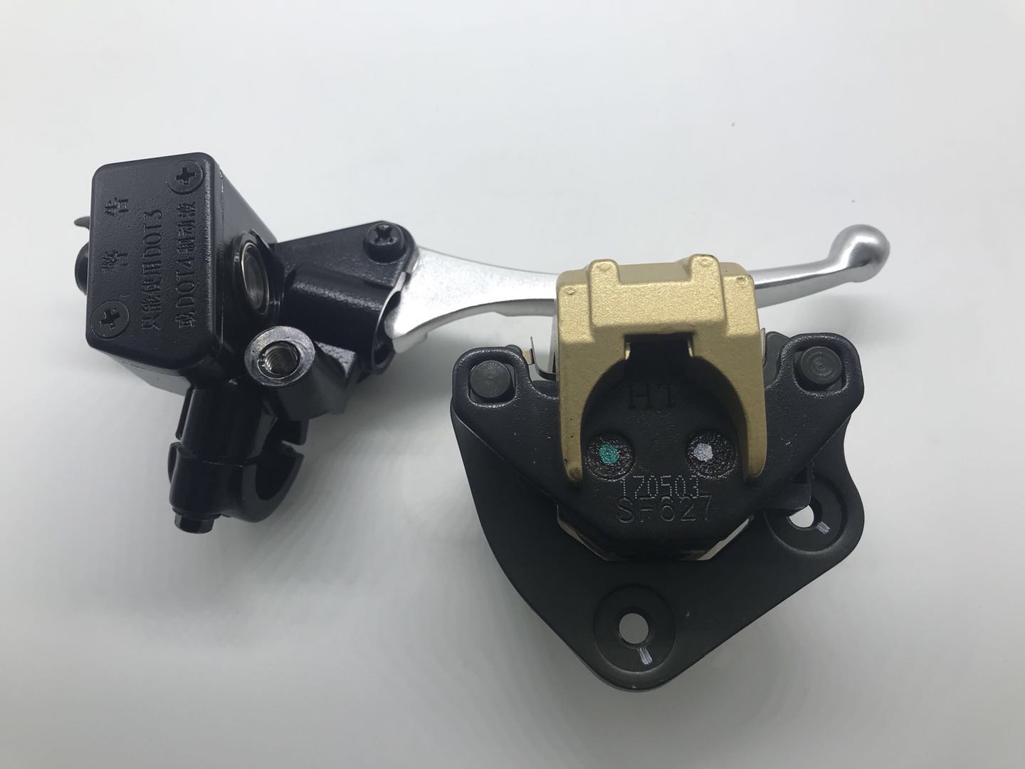 Original UM125T red treasure UM125T-C UZ125T-C disc brake pump brake up and down pump front brake cylinder