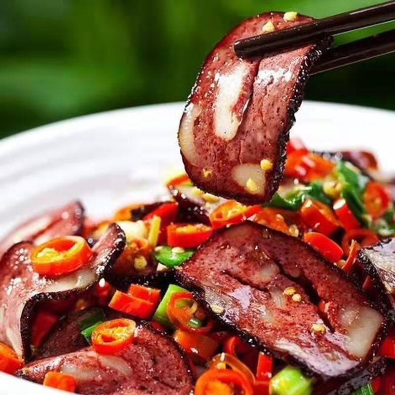 Hunan Zhangjiajie special production of blood tofu pig blood pills with smoked beans dried and spicy bean curd independent packaging