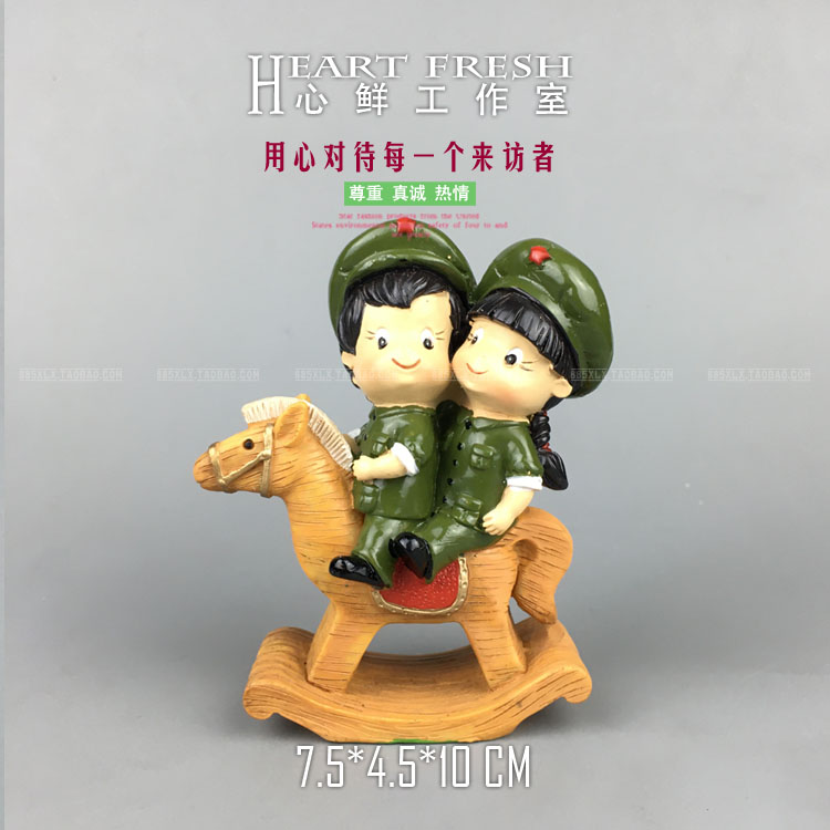 RW233 Simulation Character Model 607080s Pure Love Friendship Boys and Girls Riding a Trojan Horse Scene Ornament