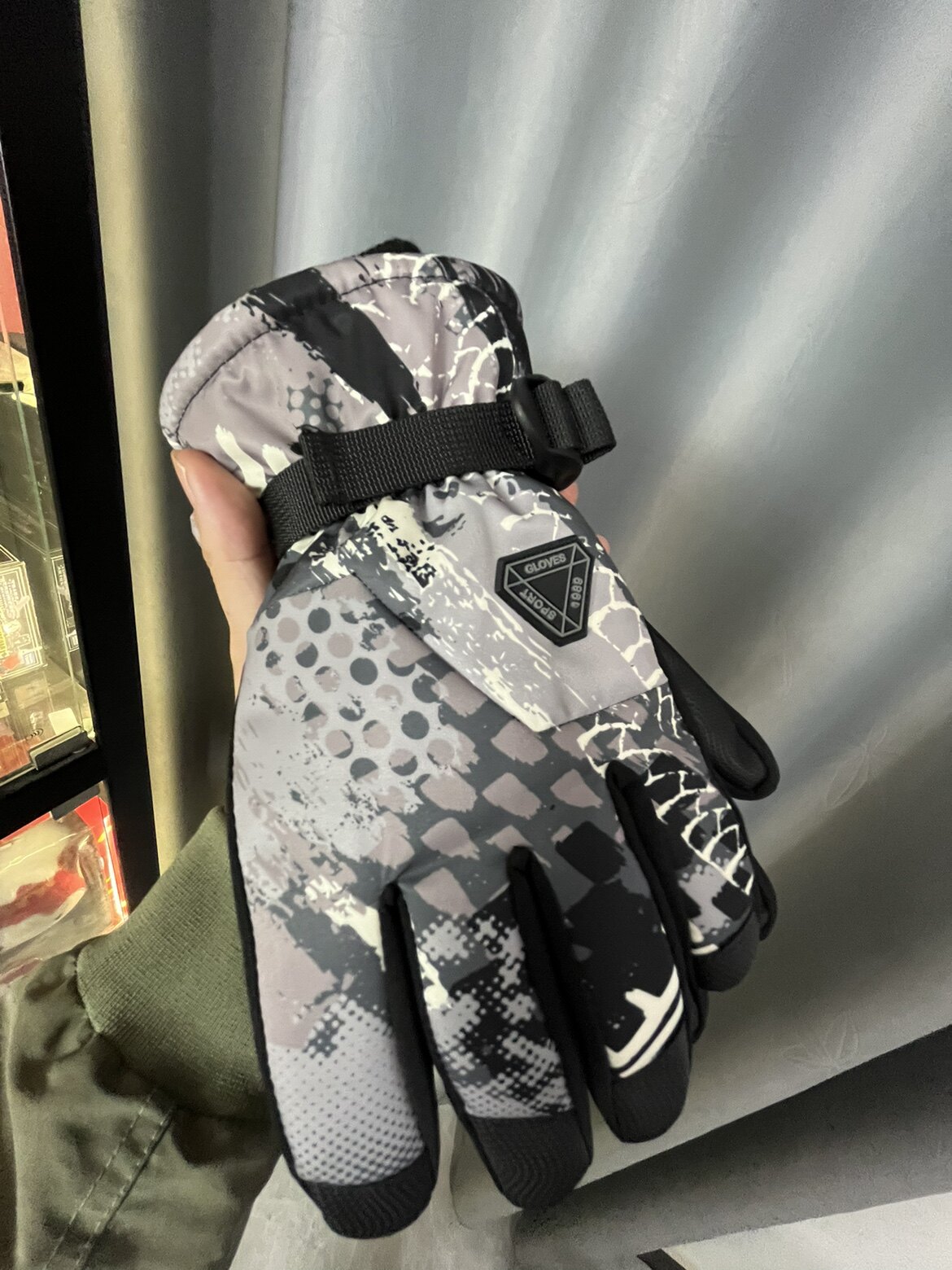 Winter thickened ski gloves men's warm cotton waterproof windproof cold touch screen non-slip riding outdoor travel sports