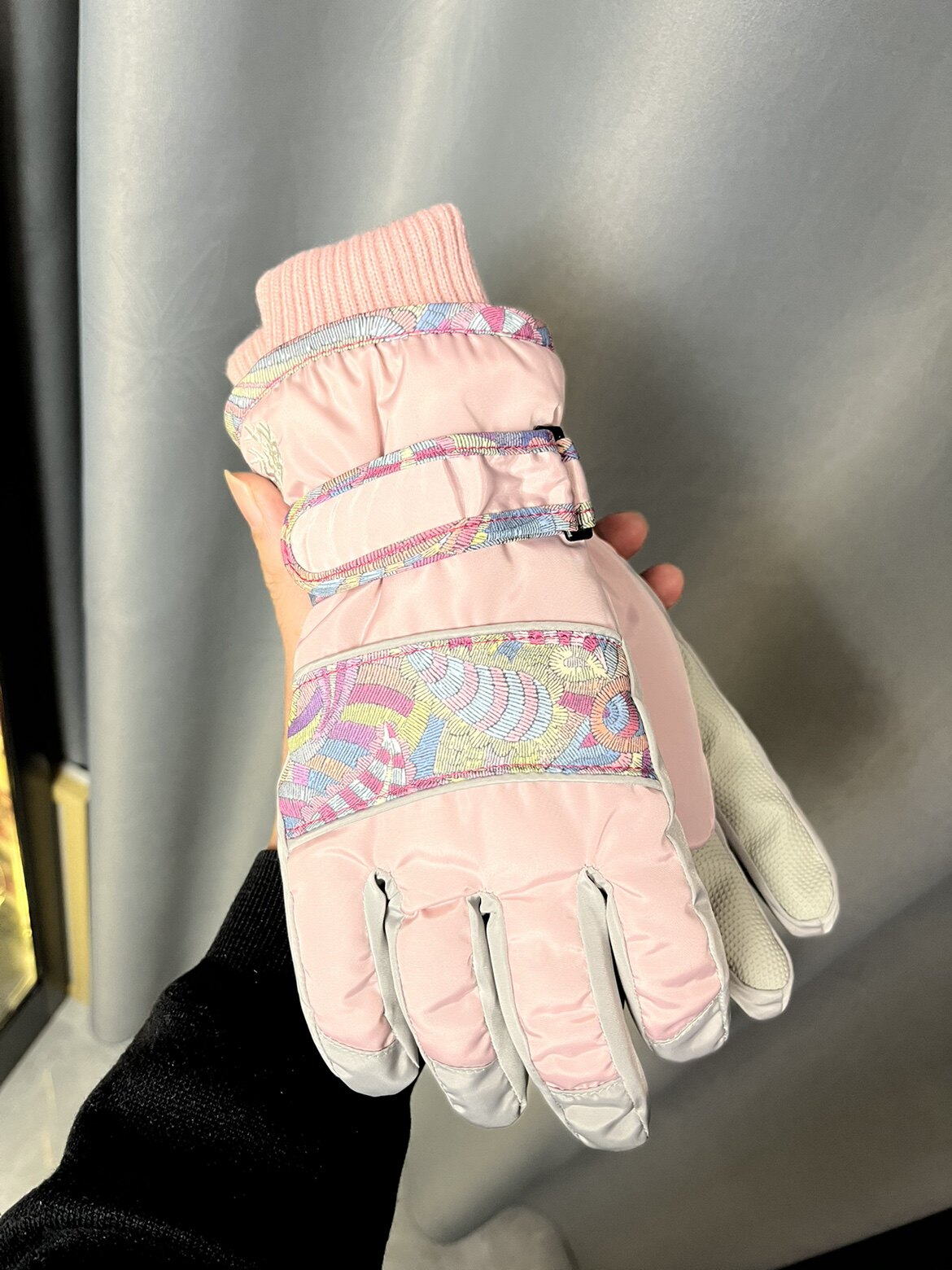 Winter warm ski gloves ladies fashion sports non-slip touch screen thickened wind and cold waterproof outdoor riding