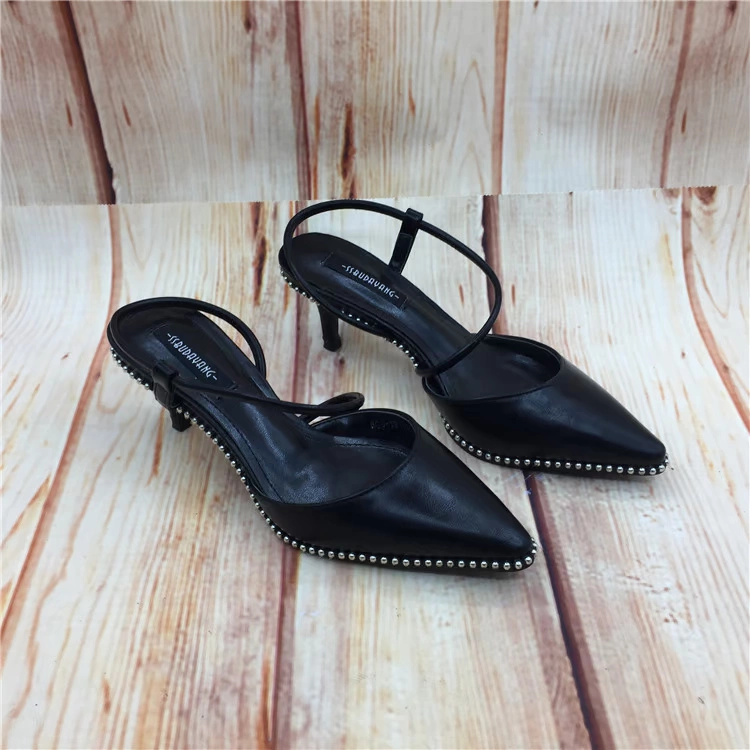 Đầm dáng châu Âu 2018 hè mới kiểu dáng sandal mỏng thời trang ngọc trai nhọn với khí chất hoang dã sandal