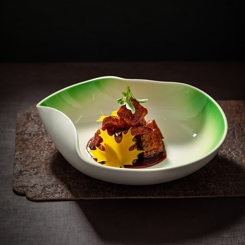 Creative Ceramic Handmade Irregular-Shaped Hotel Cold Dish Tableware, Specialty Restaurant Open Kitchen Irregular-Shaped Dish with Soup Plate