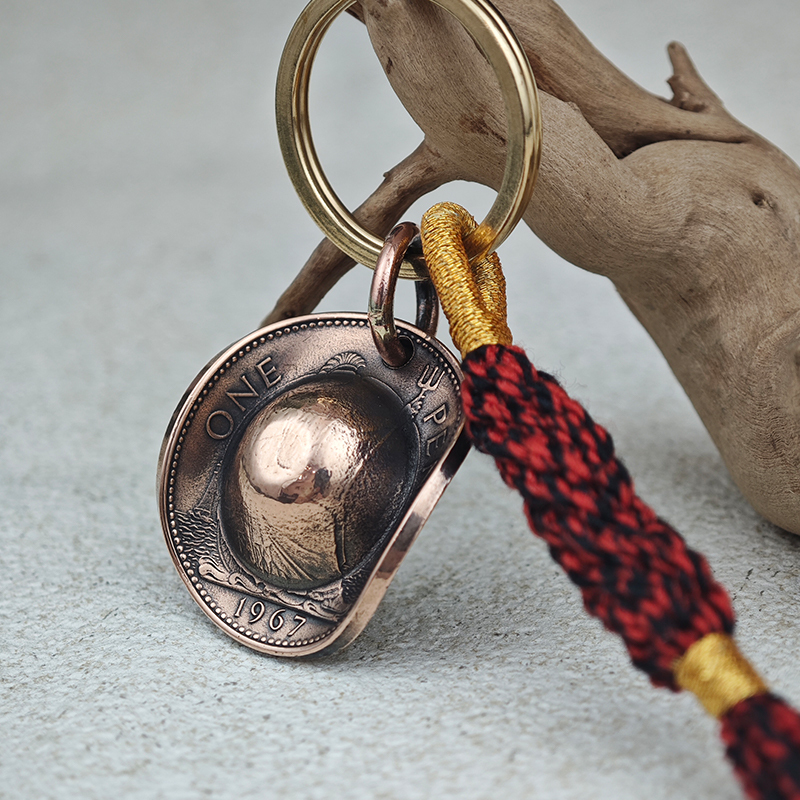 【Coin Style Hall】Creative Keychain Pendant British One Penny Queen Coin Cowboy Hat Handmade Pendant Decoration