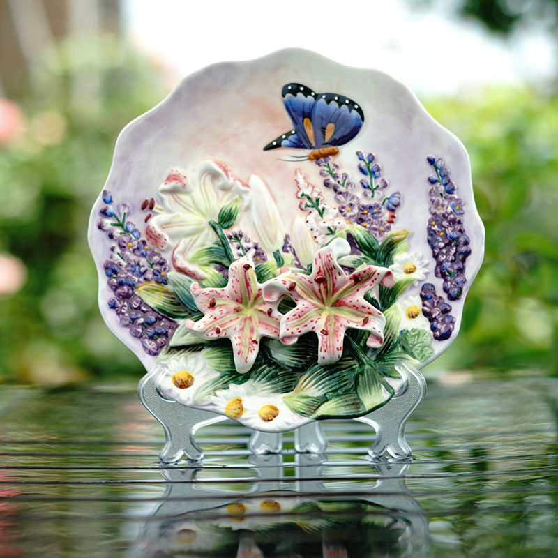 Ceramic hanging disc field sitting disc hanging disc swinging disc wall decoration Decorative Disc Supplies Art Porcelain Pendulum of Lily Butterfly