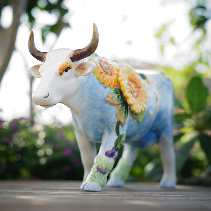 Living room Desktop Ceramics Small Number Bull American Countryside Fields Garden Animals Sunflowers Xuanguan Wine Cabinet Home Residence Ornament Swing