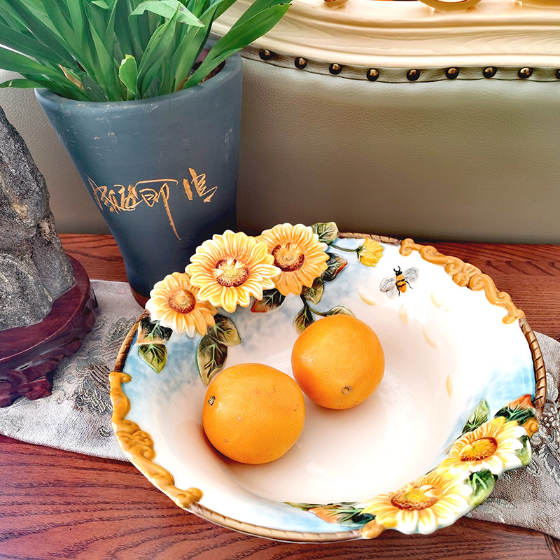 Ceramic sunflower round fruit plate large-capacity sunflower fruit plate steaming on the snack plate decorative snack plate