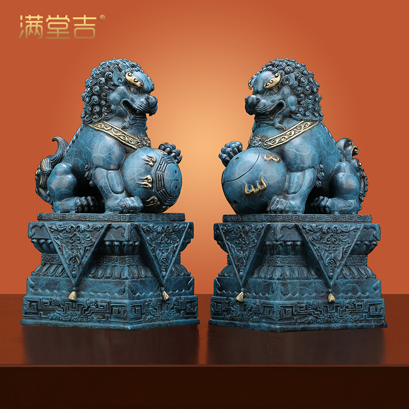 The "Forbidden City Lion" Copper Lion Figurines, All-Copper, Bring Good Fortune, Beijing Lions, a Pair, Home Living Room Decoration, Handicrafts, Carving