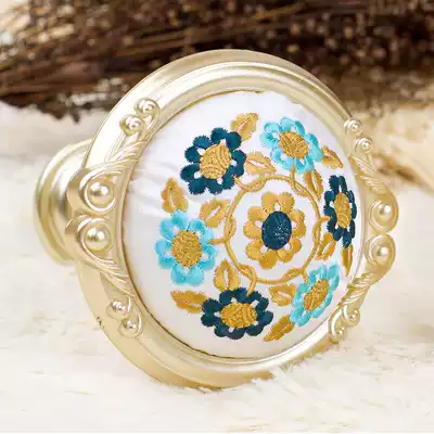 Zhishang embroidery cloth curtain hook wall hook electroplated European-style curtain wall hook