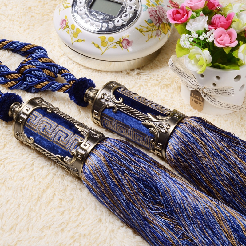 The French classic art big hanging ball back to the word velvet cloth hanging ball curtain accessories hanging ball embroidered ball a pair of barons