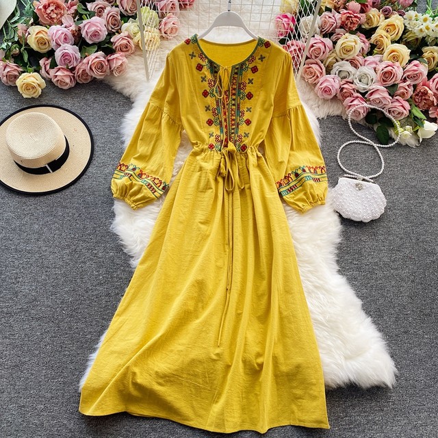 Seaside holiday dress female bohemian beach dress super fairy ethnic style embroidered lantern sleeves big swing dress