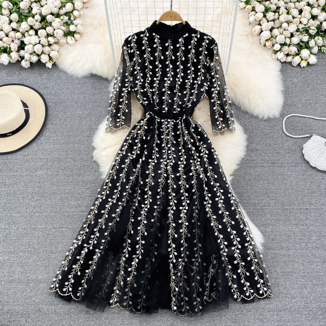 Light luxury stand-up collar Super Fairy Embroidered Mesh Splicing Received Waist Slim A-line Dress Elegant Temperament Big Swing Long Skirt Summer