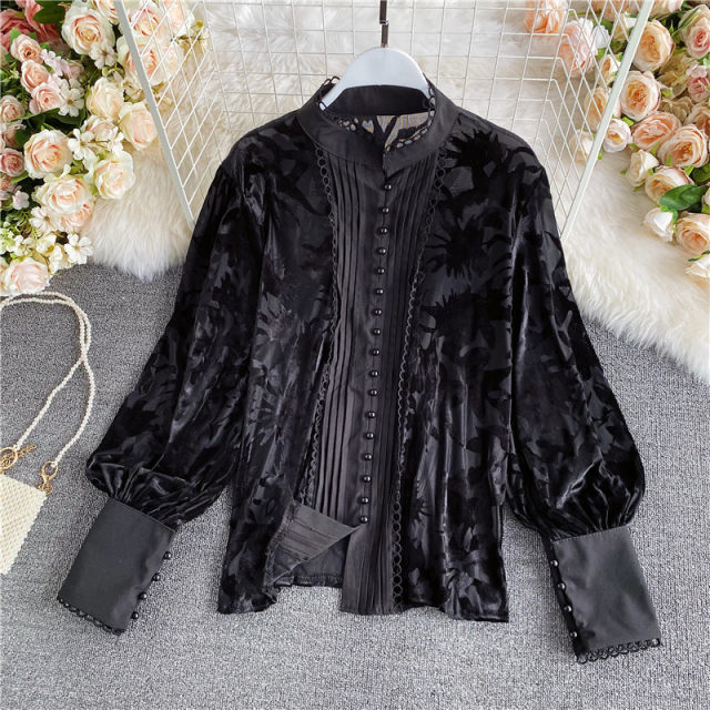 Winter new French court style single-breasted collar velvet shirt women's design sense of light and familiar style long-sleeved temperament top