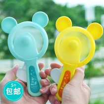 Summer small electric manual cartoon childrens toys Children carry hand in hand with students hand shake hand pressure mini fan