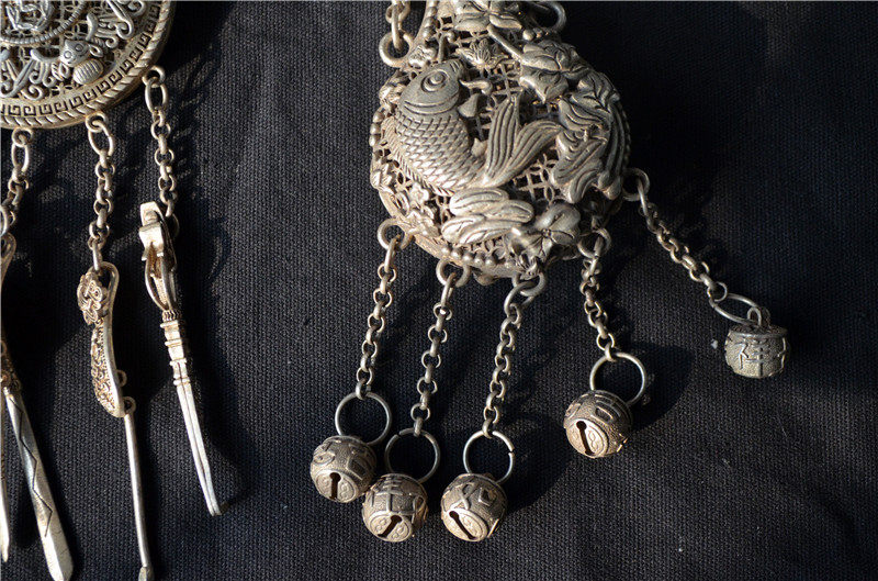 Imitation ancient silverware handmade boutique Double fish Heineken with 3 pieces of pendants Pendant Fragrant Bag Knife Sword Five Decorated White Brass Silver-coated