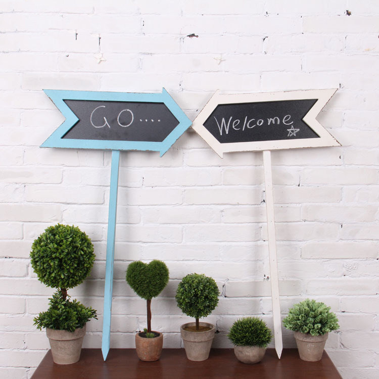 European pastoral retro old arrow vertical small blackboard billboard commercial direction sign room street sign