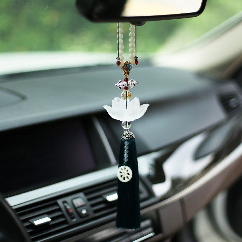 Car pendant Car pendant high-end car creative safety male rearview mirror glass lotus pendant jewelry female