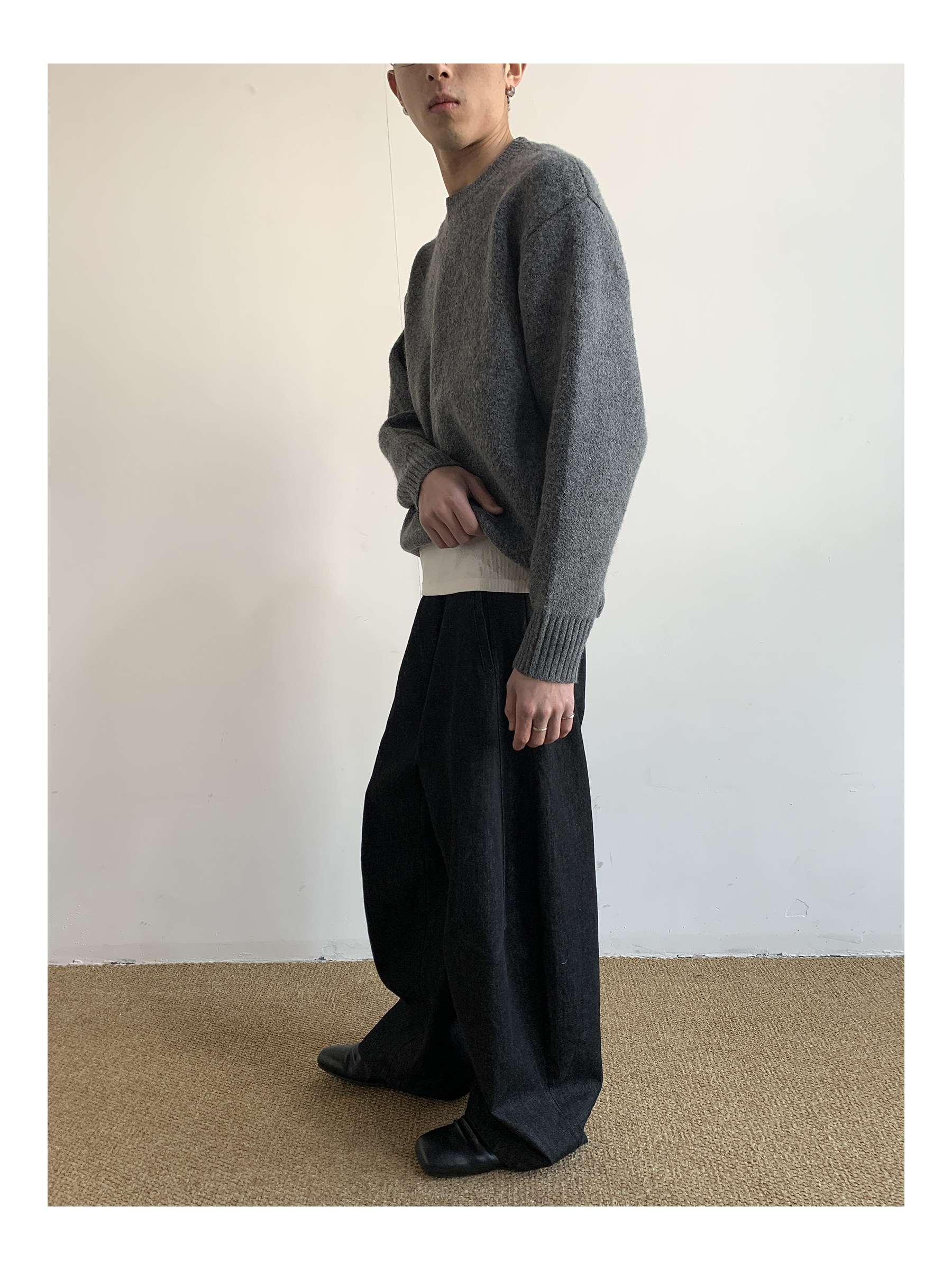 MION Thick Crew Neck Cropped Sweater