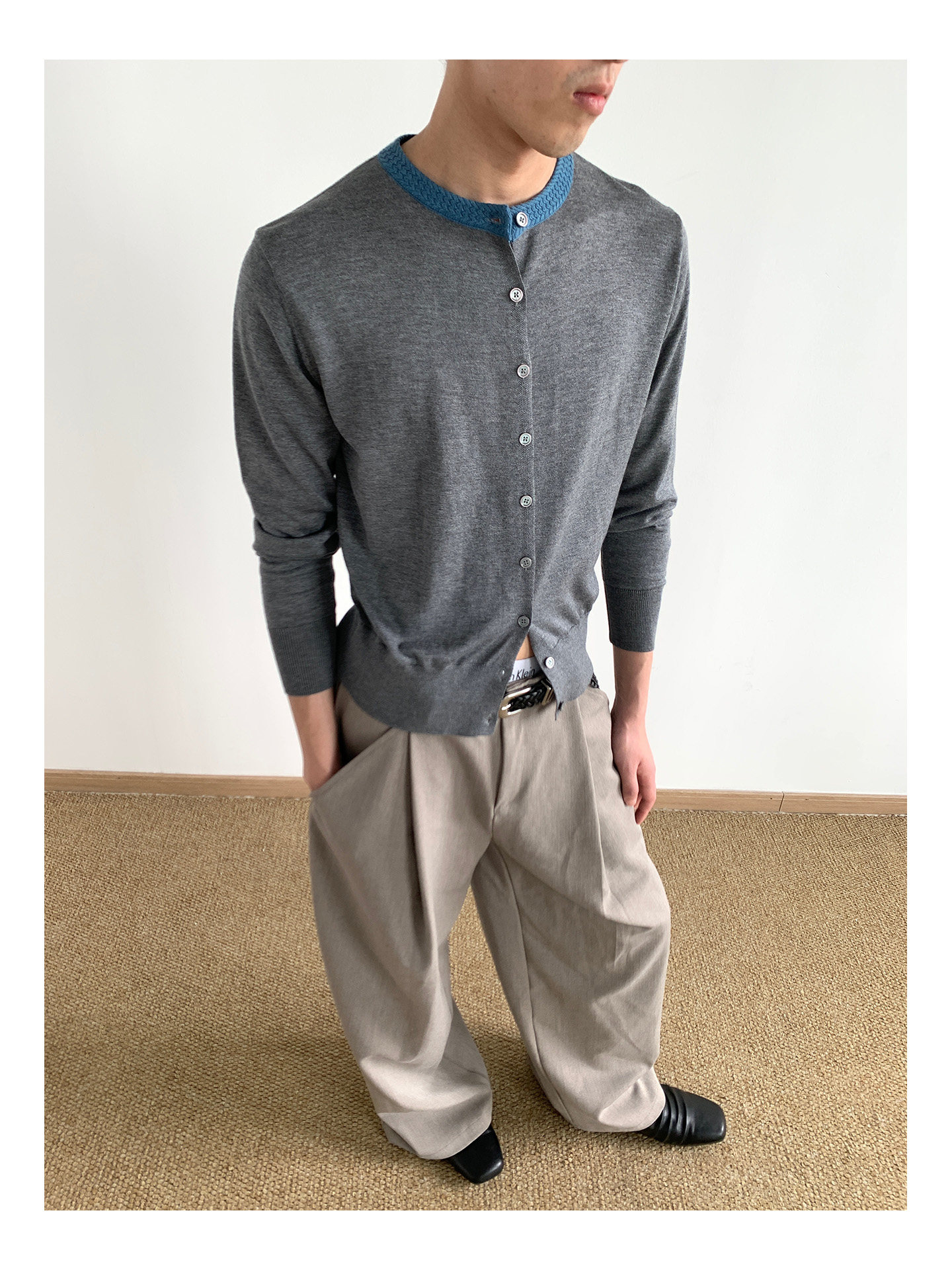 MION Contrast Colour Cropped Knit Cardigan