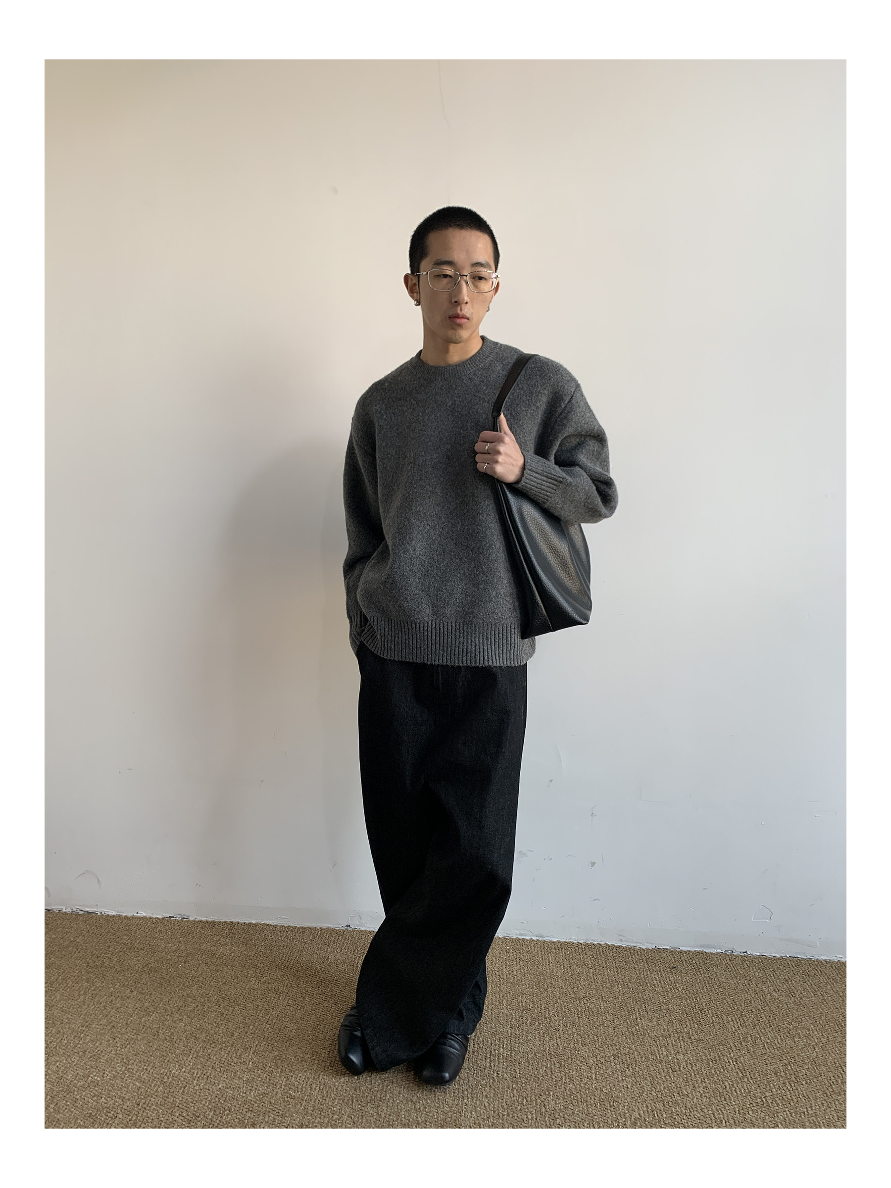 MION Thick Crew Neck Cropped Sweater