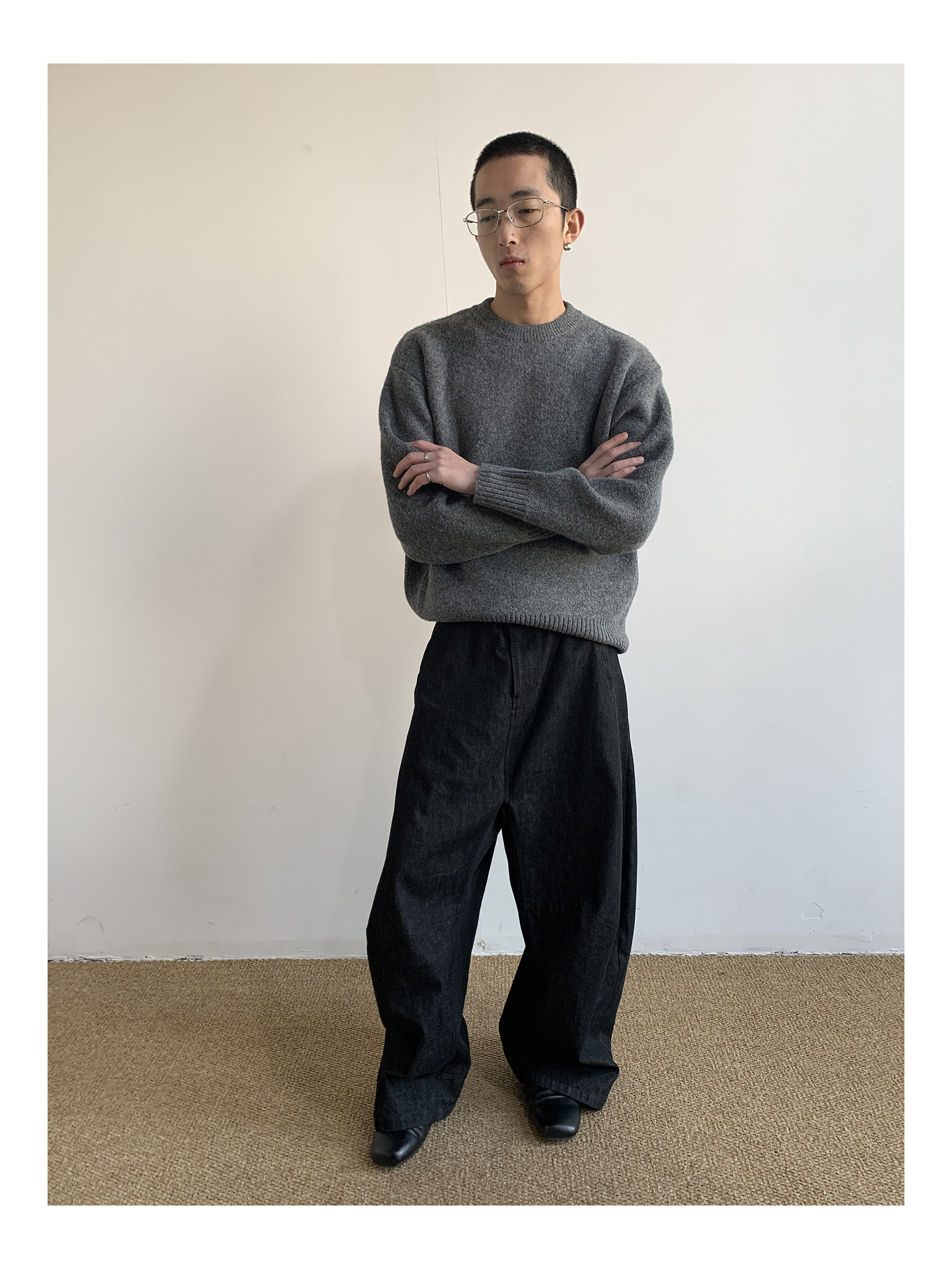 MION Thick Crew Neck Cropped Sweater