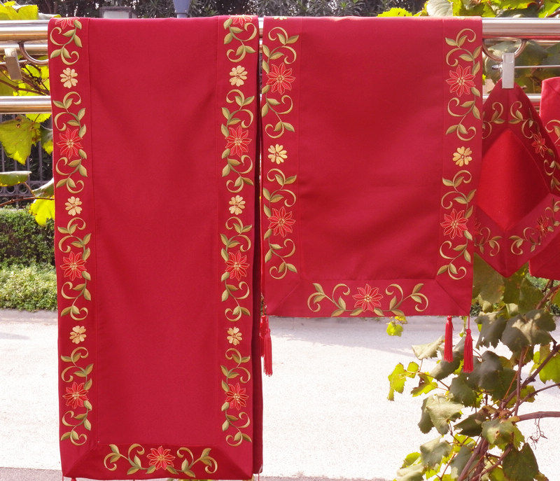 Exquisite embroidery tablecloth Heat insulation pad embroidered fruit plate pad tablecloth fabric is super thick