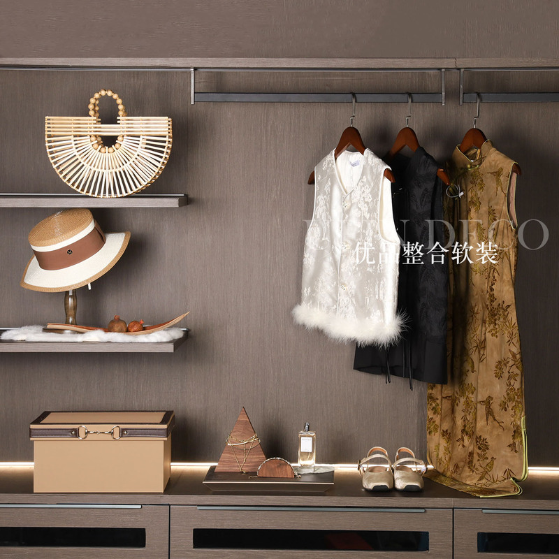 Model House Cloakroom Decorations, New Chinese Style, Antique Style, Bags, Glasses, Clothing, Dressing Table Tray, and Soft Furnishings