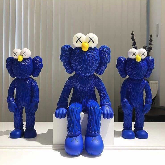 Violent bear large ornament kaws sculpture Sesame Street FRP cartoon doll net red light luxury living room floor decoration
