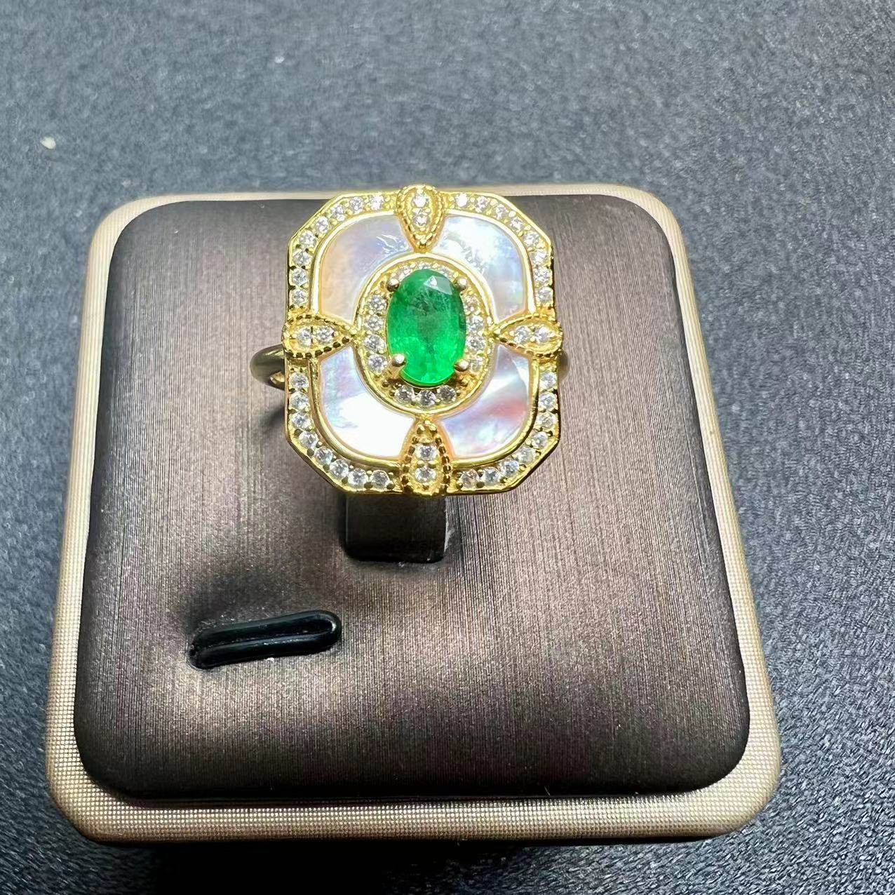 Natural emerald mother-of-pearl ring 4 x 6 925 silver finely inlaid with natural colored gemstones jewelry fashion gemstones