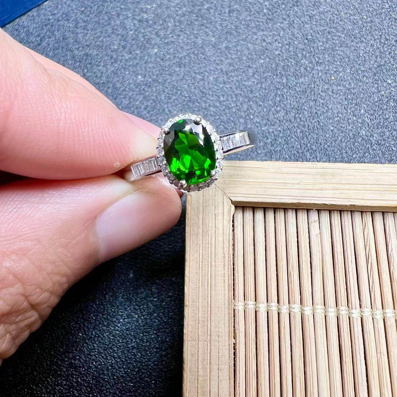 Natural diopside ring 6×8 925 silver finely inlaid natural colored gemstone jewelry