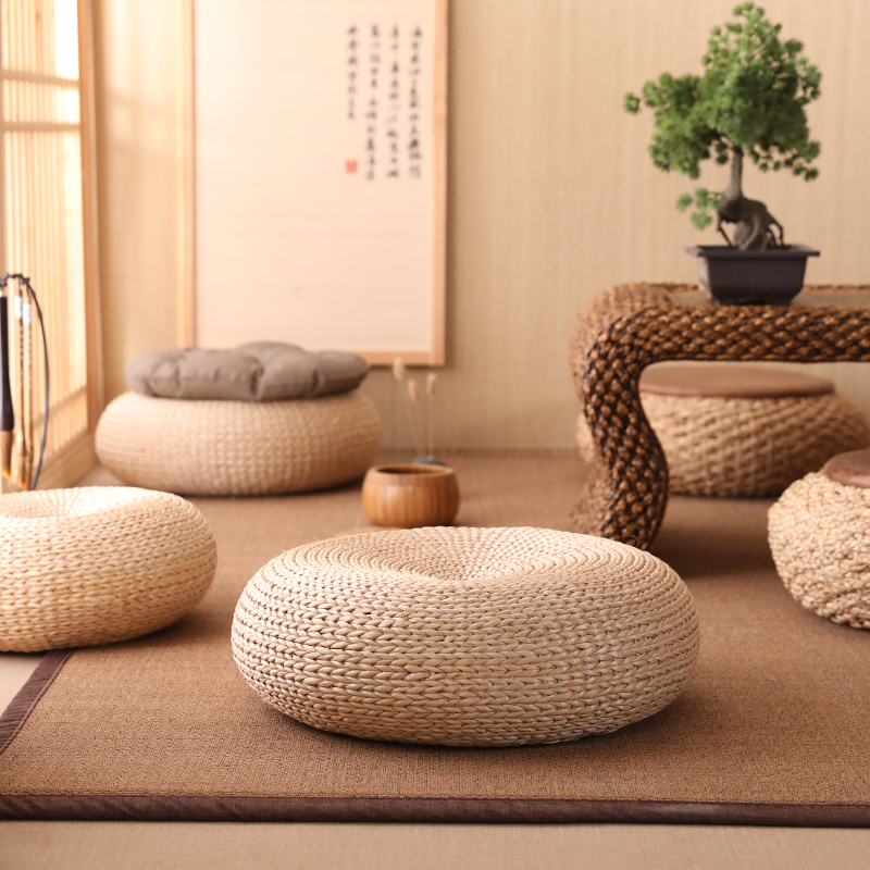 Bushes thickened day style tatami with a window cushion round to take a meditation on the home floor Baifo sitting mound