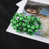 Кусок зеленого около 40