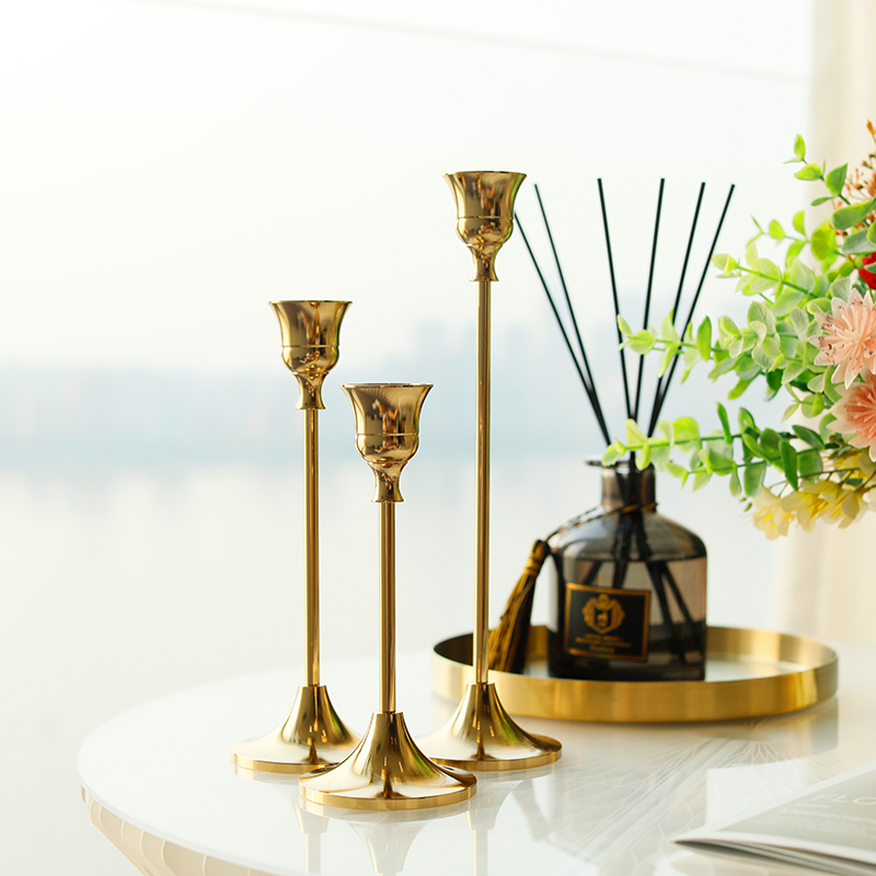 Mino American Vintage Long Pole Golden Candle Holder Reengrave Edition Antique Candle Holders Group Table Romantic Candlelight Shooting