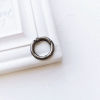 Один черный