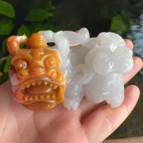 Yang Yujias natural yellow dragon jade pretty gold head yin and yang ears overlord Pixiu hand toy piece new product for elders and fathers