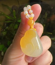 Yang Yujia Yunnan natural yellow dragon jade Yangyanhe old material pretty color ginkgo leaf three lives lucky pendant certificate