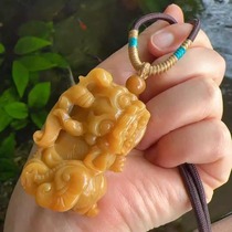 Yang Yujia natural yellow dragon jade chicken oil yellow full color old material finely carved Overlord Pixiu pendant pendant certificate new product