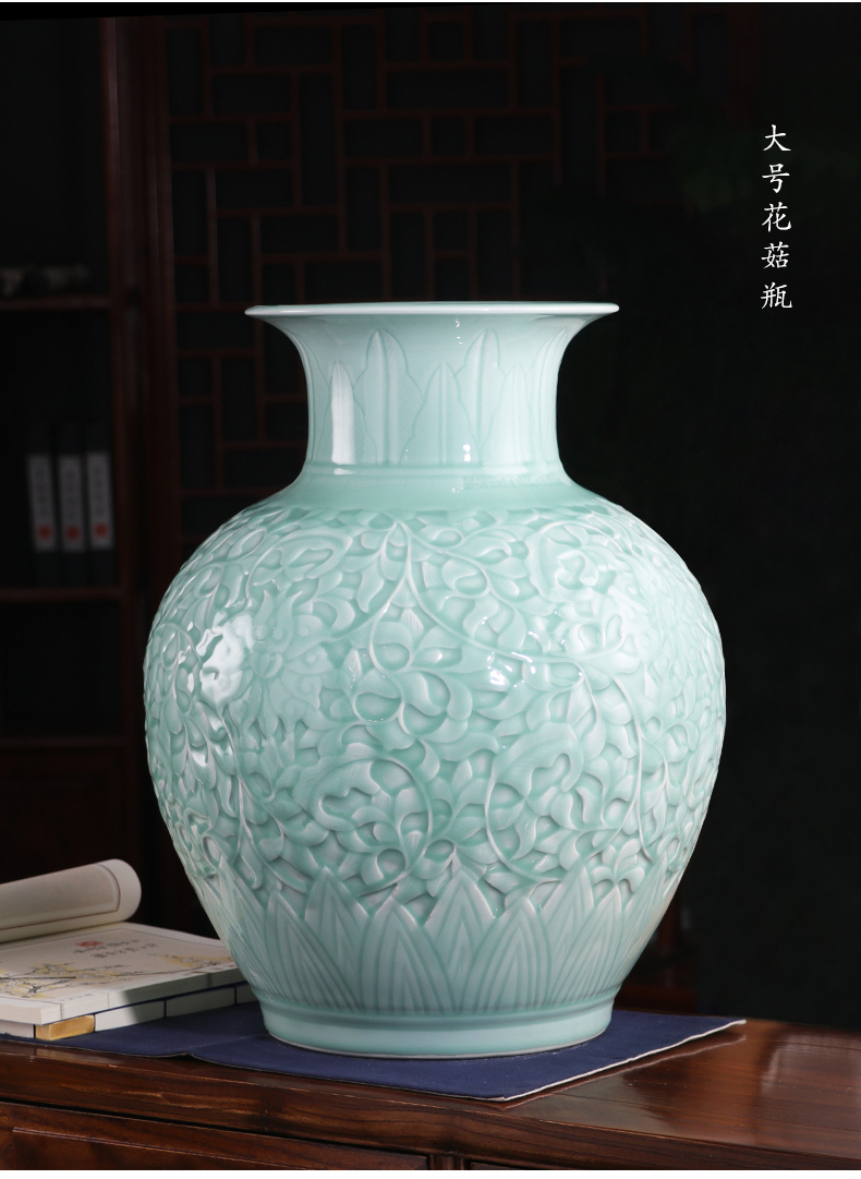 Jingdezhen ceramics green glaze vase manual embossment furnishing articles of modern Chinese style is contracted sitting room flower arranging household act the role ofing is tasted