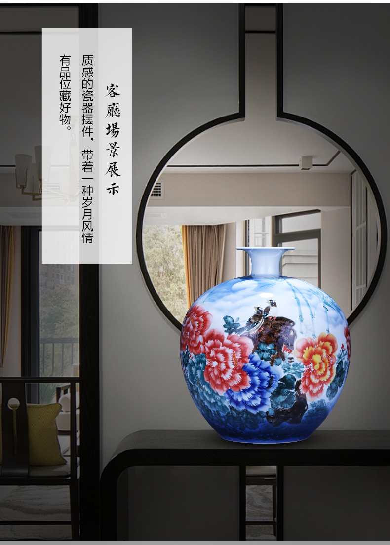 Jingdezhen ceramics hand - made the sitting room of Chinese style household wealth auspicious pomegranates of blue and white porcelain vase TV ark, furnishing articles