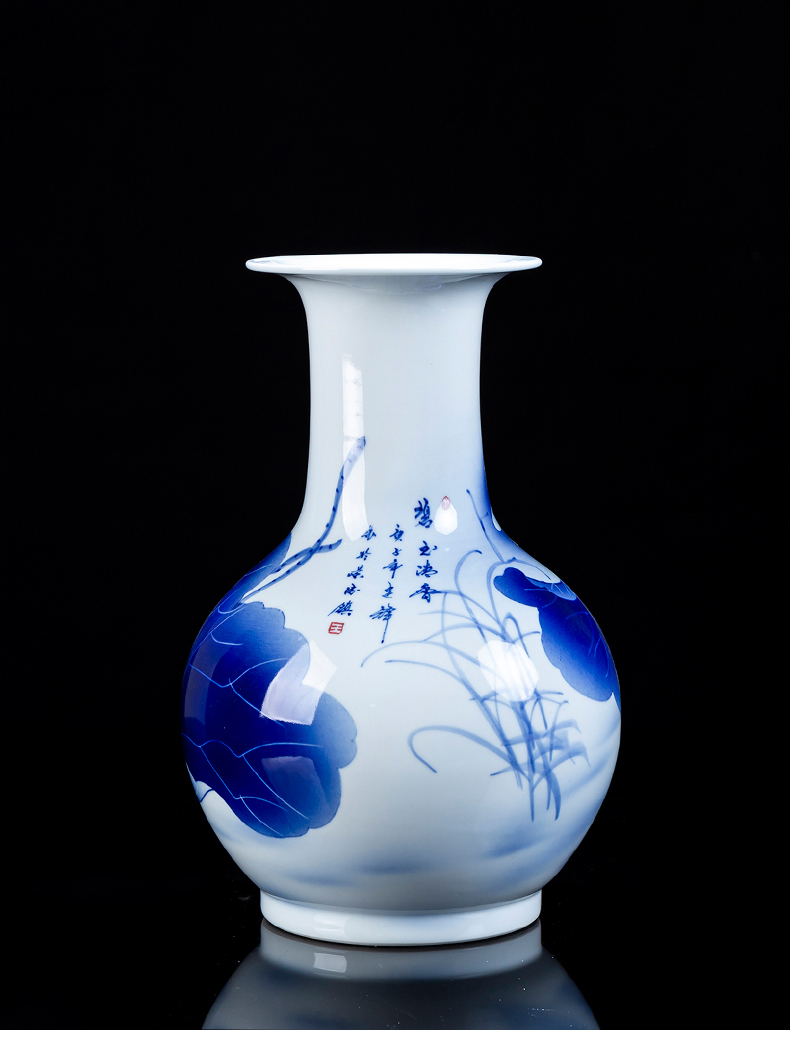 Hand - made white lotus flower vase of blue and white porcelain of jingdezhen ceramics living room TV cabinet decoration of Chinese style household furnishing articles