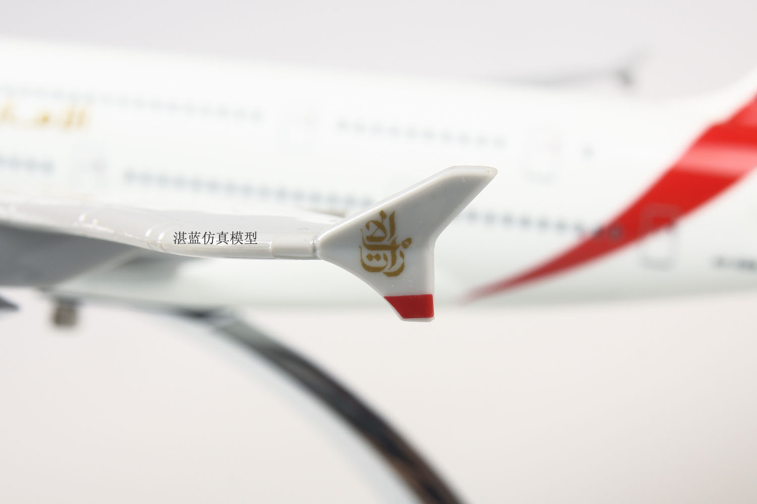 45cm mô hình máy bay Emirates Airbus A380 mô phỏng động cơ máy bay chở khách mô phỏng tĩnh xe hot wheels hiếm