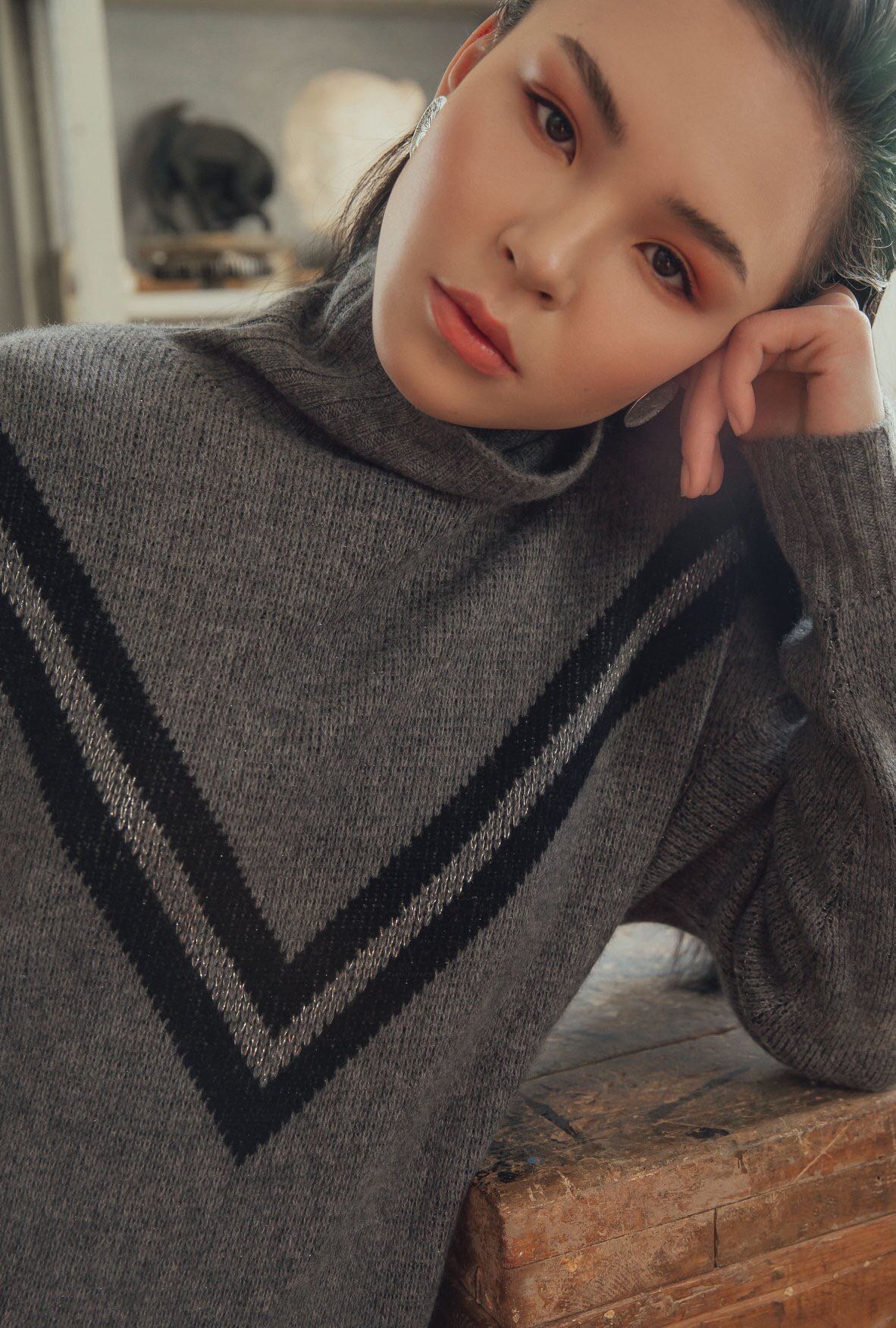 Mongolian cashmere brand European and American high collar V word stripe soft glutinous warm 100% pure kashmir wool sweater multicolored