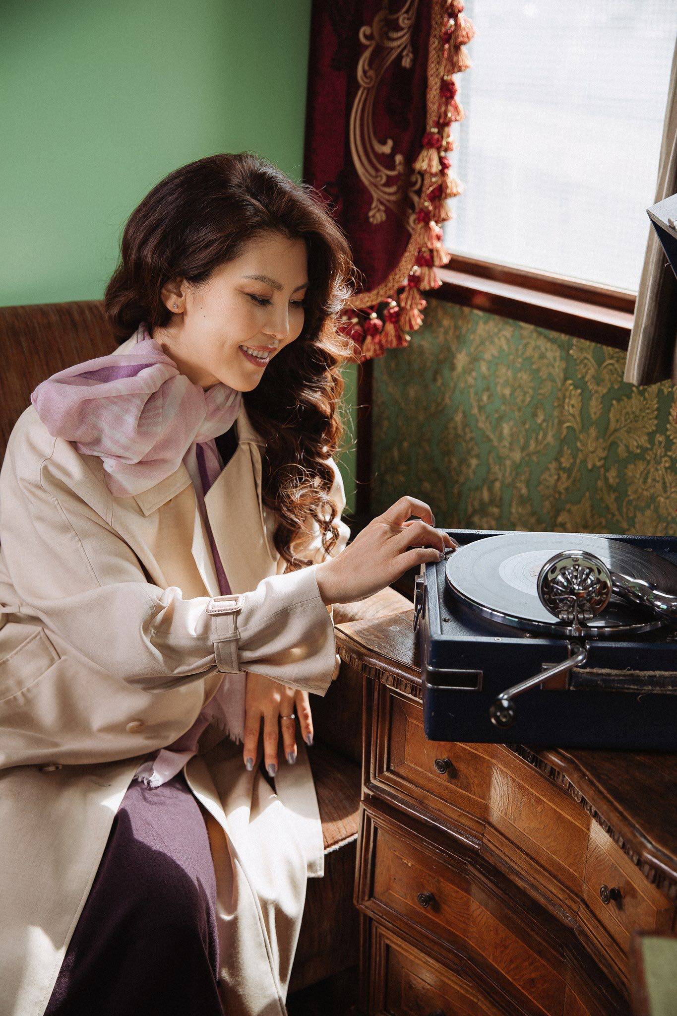 (Classic) Mongolian GOBI new French style double-row buttoned cashmere windsuit elegant and generous in physical beauty to fry