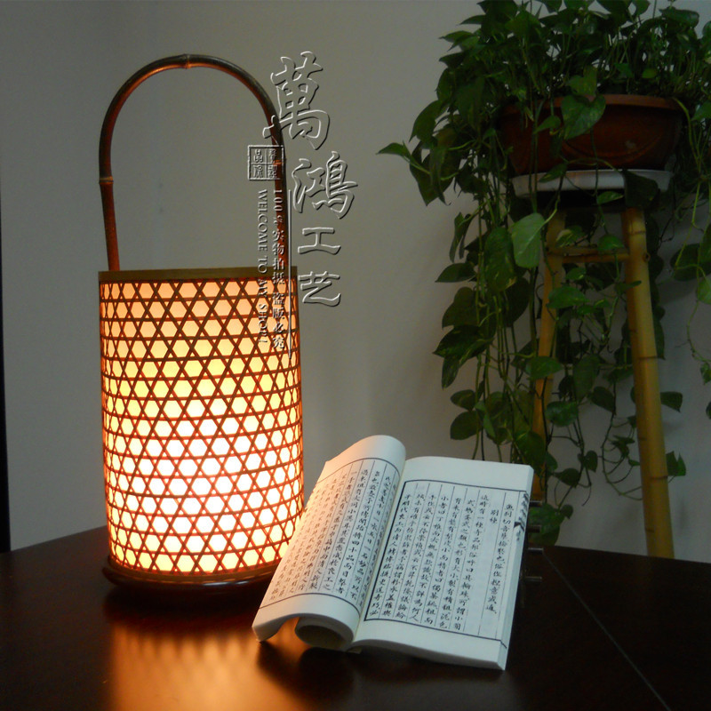 Traditional handmade lamps Bamboo Weave Bed headlights Creative lamps Decorative Tables Lights Southeast Asian Style Craft Lights