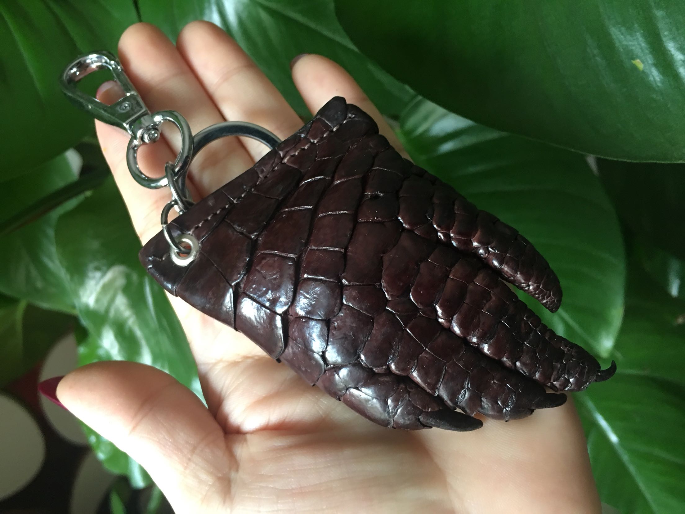 Large number of crocodile claw key buckle strokes of money into precious crocodile claw sub-key hanging decoration auspicious Christmas safety car lock pendant