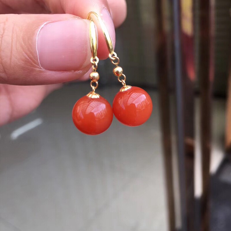 Fashion south red Agate earrings exquisite ice red ear needles Sichuan Cherry Red hydrated transparent 18K gold