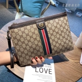 Маленькая сумка клатч, ультратонкий вместительный и большой картхолдер, хваталка, коллекция 2021, из натуральной кожи