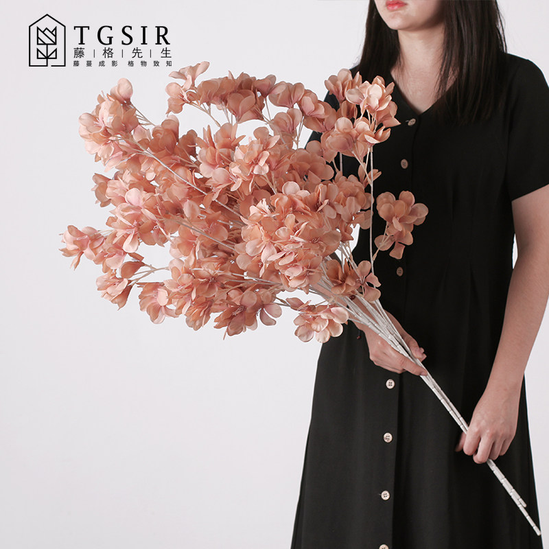 Simulation of large bunches of frangipani, peanut leaves, living room, indoor high branch decorative flower arrangement, fake bouquet, silk flower arrangement